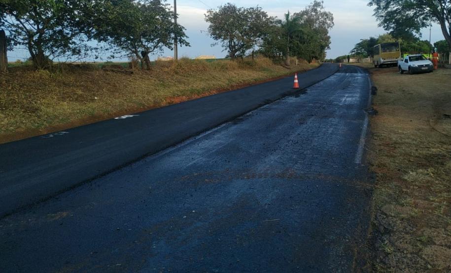 Serviços de conservação em andamento na PR-151 e PR-422