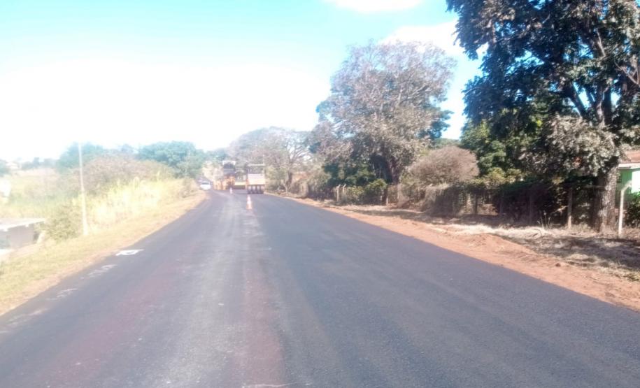 Serviços de conservação em andamento na PR-151 e PR-422
