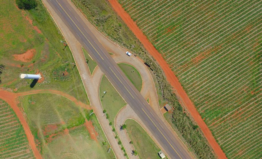 Imagem de drone de rodovia