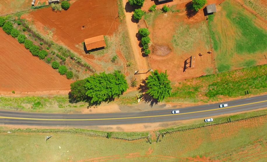 Imagem de drone de rodovia