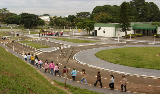 Aulas práticas na EPET/Maringá