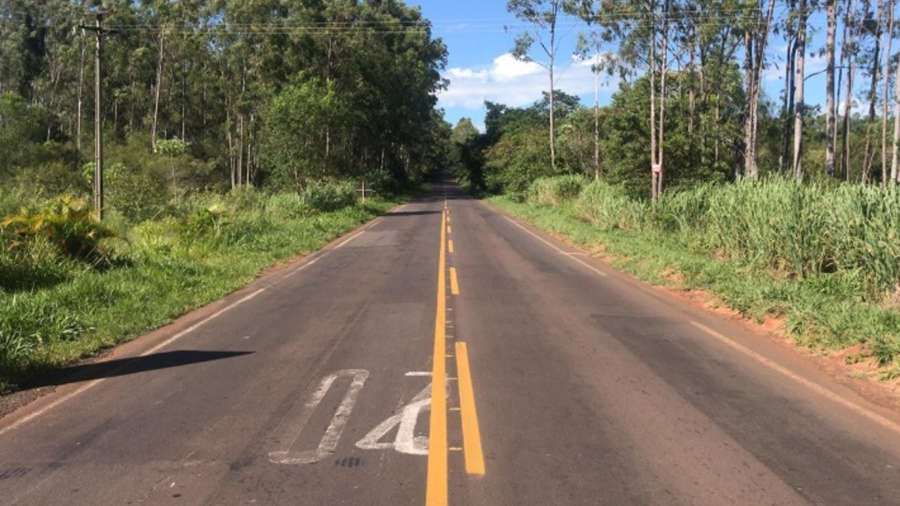 Serviços de microrrevestimento na PR-182, foto Antes