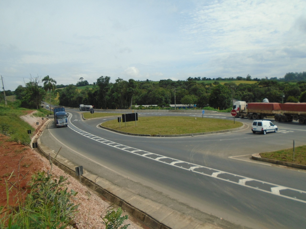 Trevo na BR-277 com a PR-438