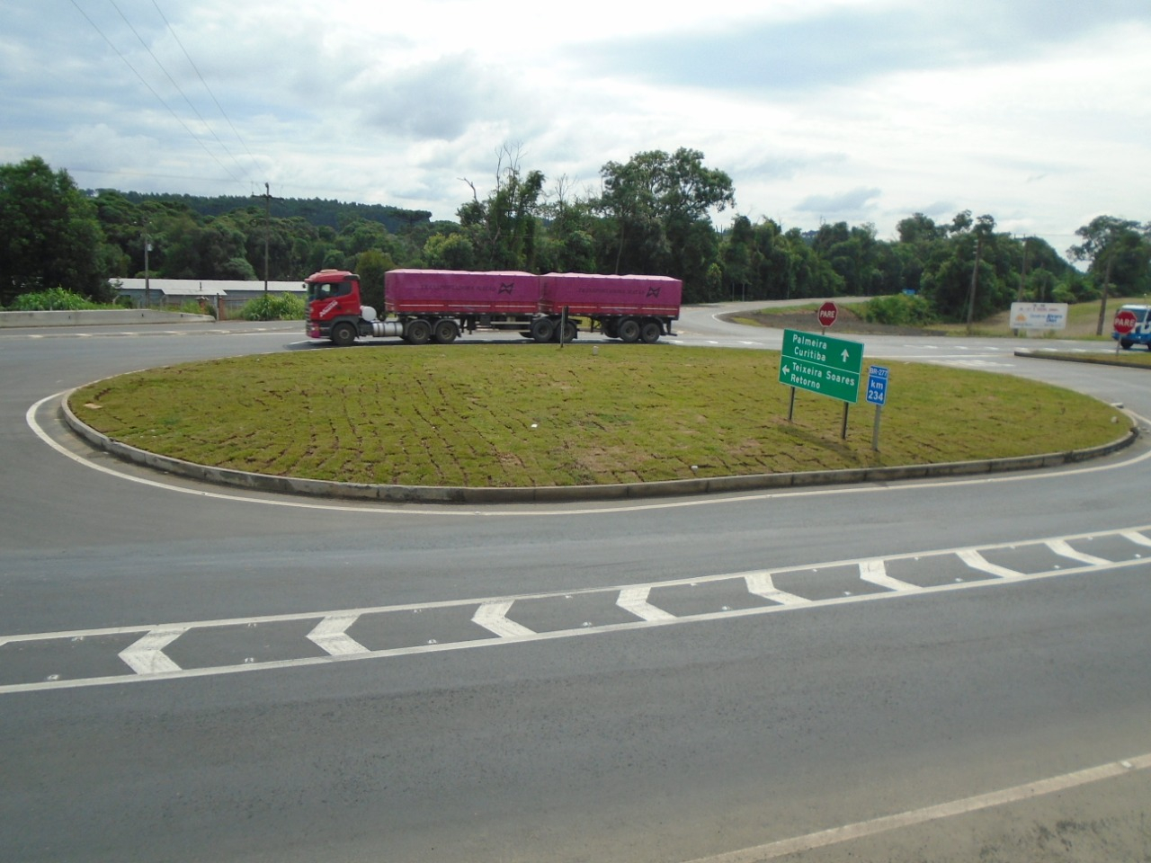 Trevo na BR-277 com a PR-438