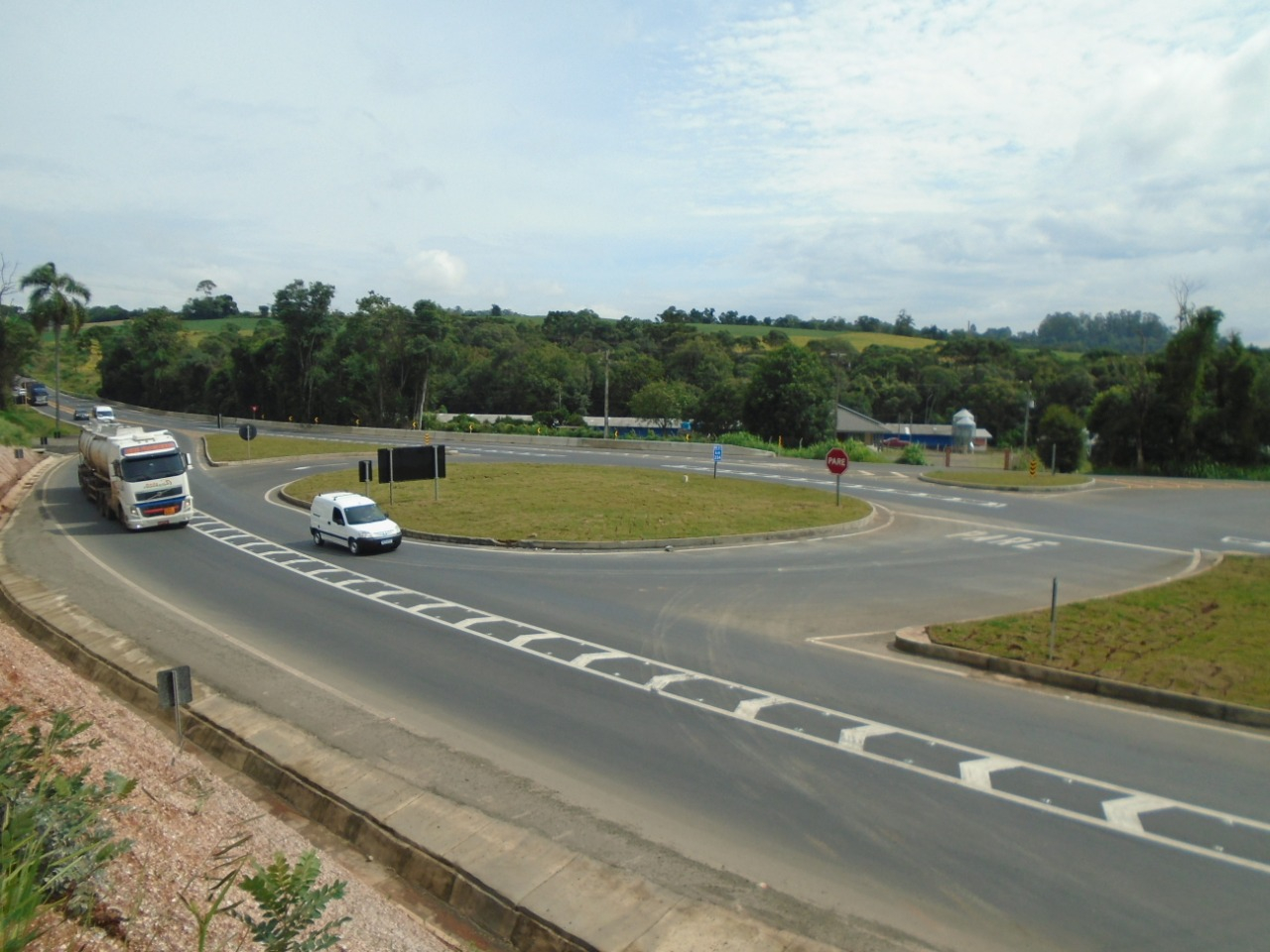 Trevo na BR-277 com a PR-438