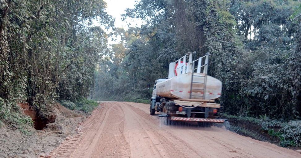 PR-090 Aplicação de água para compactação da pista