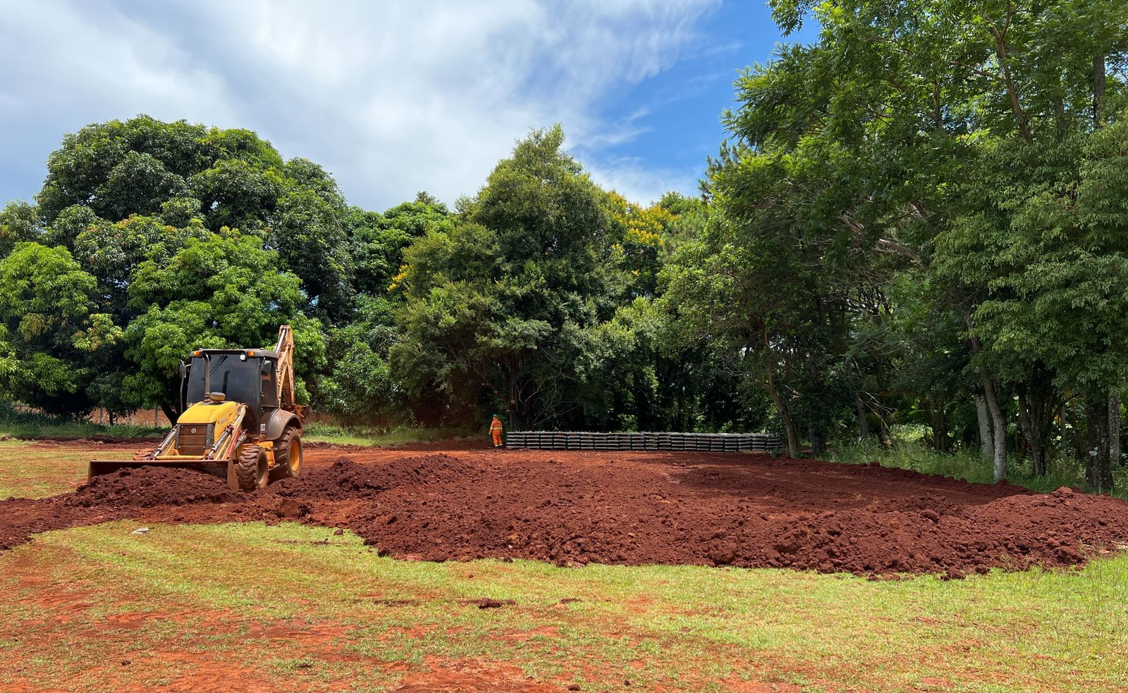 Canteiro de Obras regularização para nova área de estocagem de pré-lajes