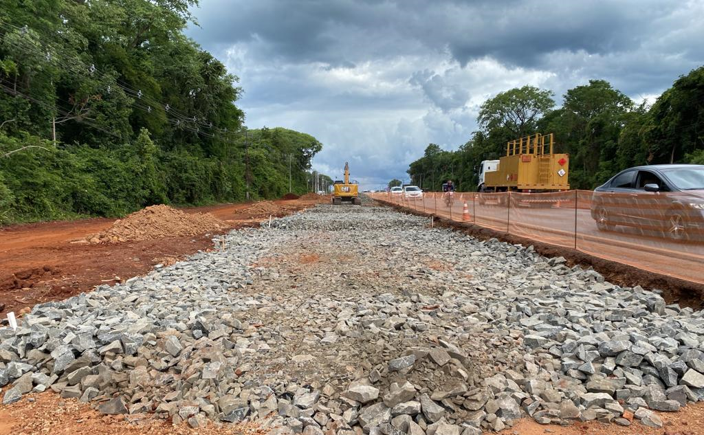 Viaduto km 3+970 rachão para fundação do muro de contenção