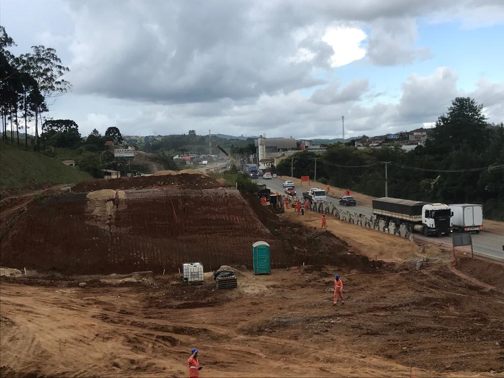 Serviços da duplicação da Rodovia dos Minérios