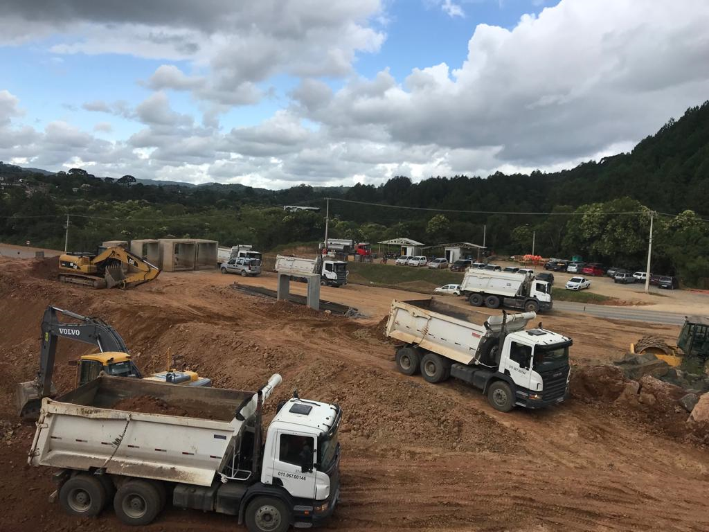 Serviços da duplicação da Rodovia dos Minérios