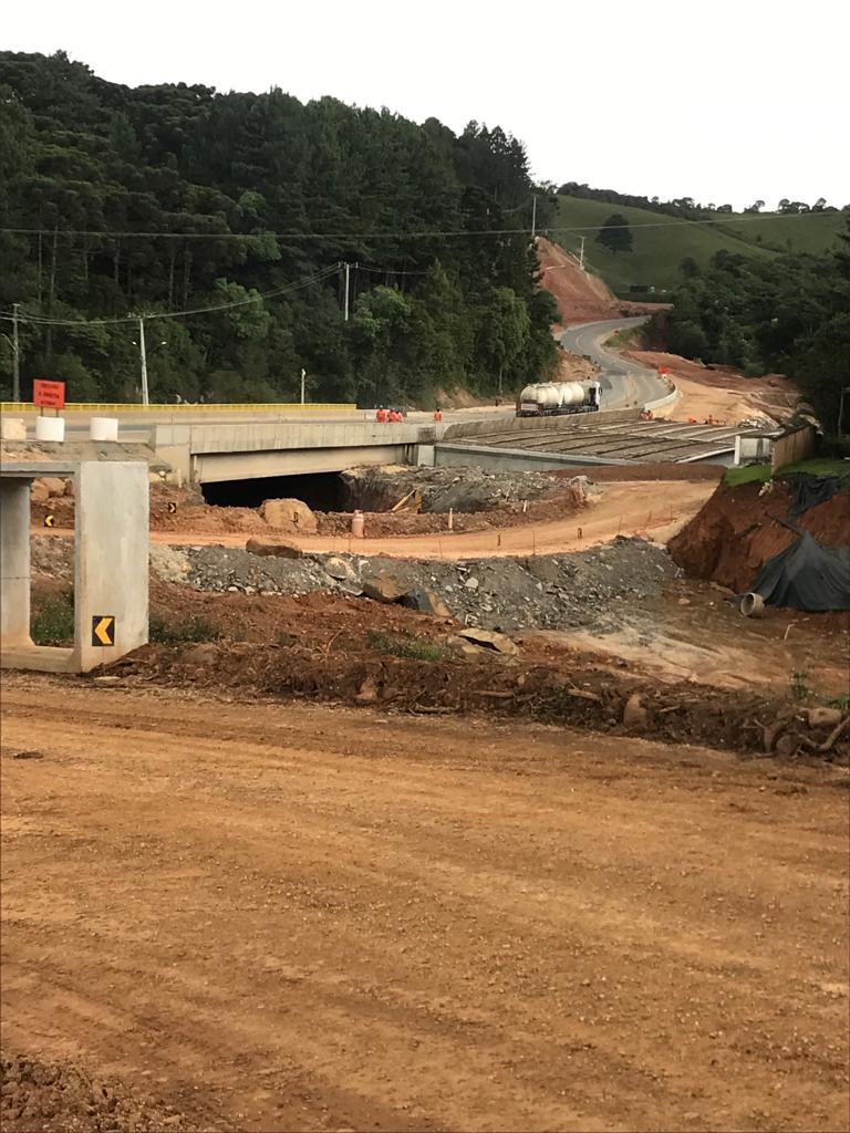 Serviços da duplicação da Rodovia dos Minérios