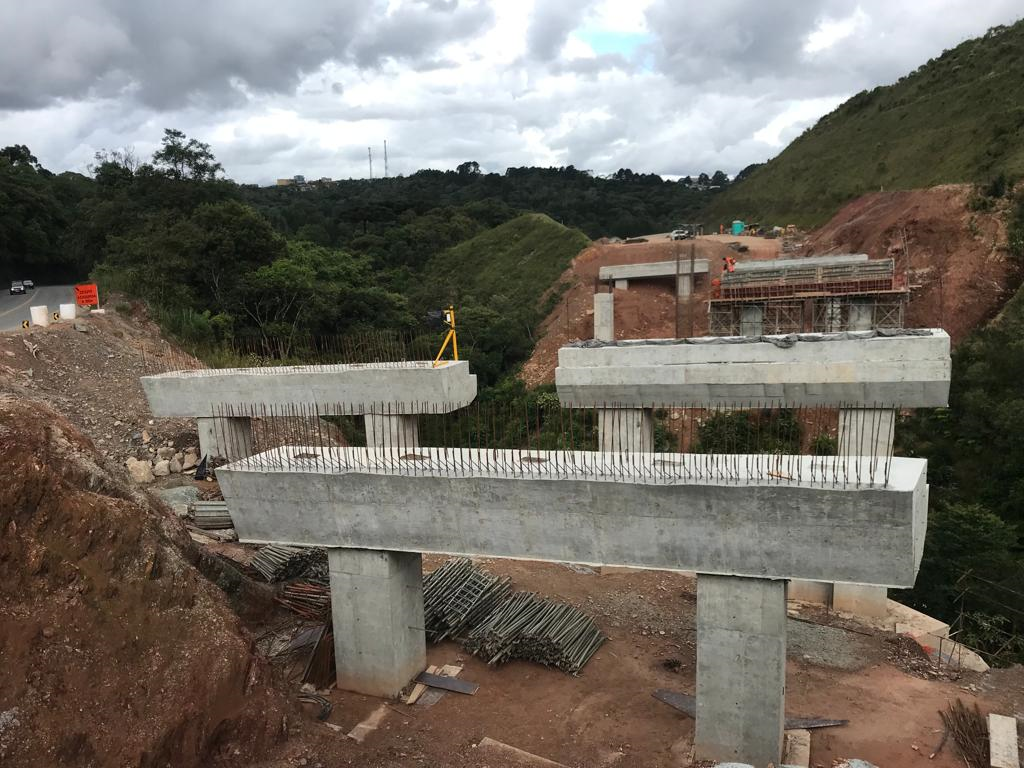 Serviços da duplicação da Rodovia dos Minérios