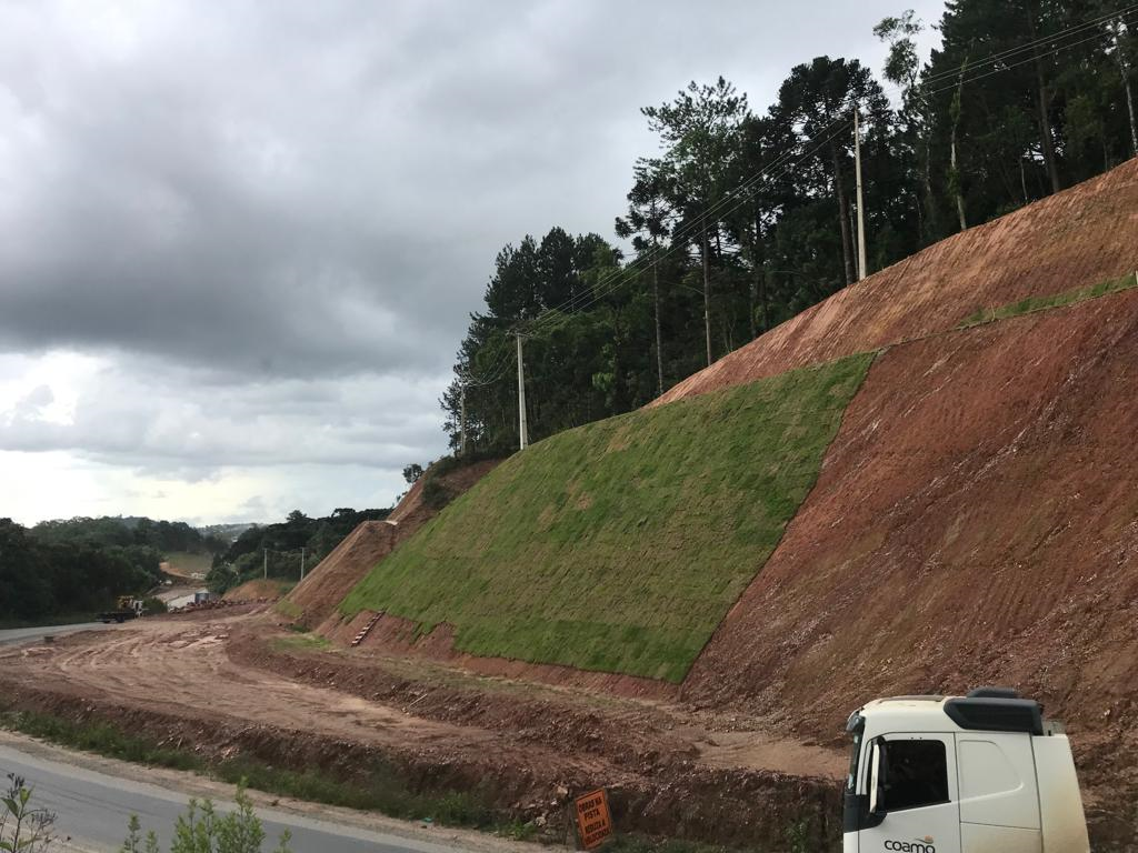 Serviços da duplicação da Rodovia dos Minérios