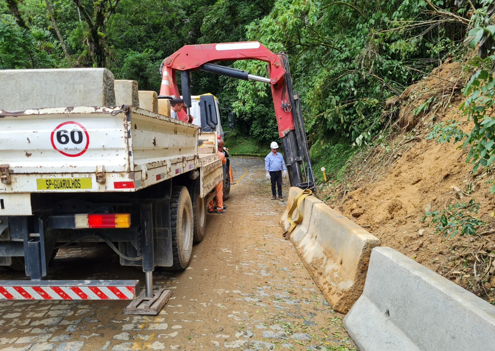 Implantação de barreiras New Jersey