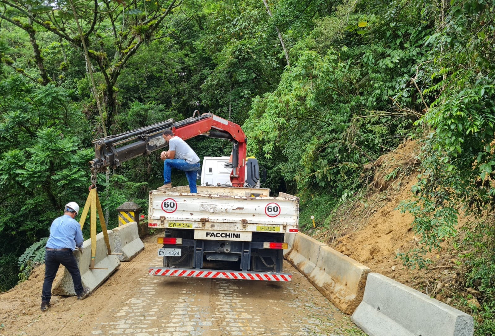 Implantação de barreiras New Jersey
