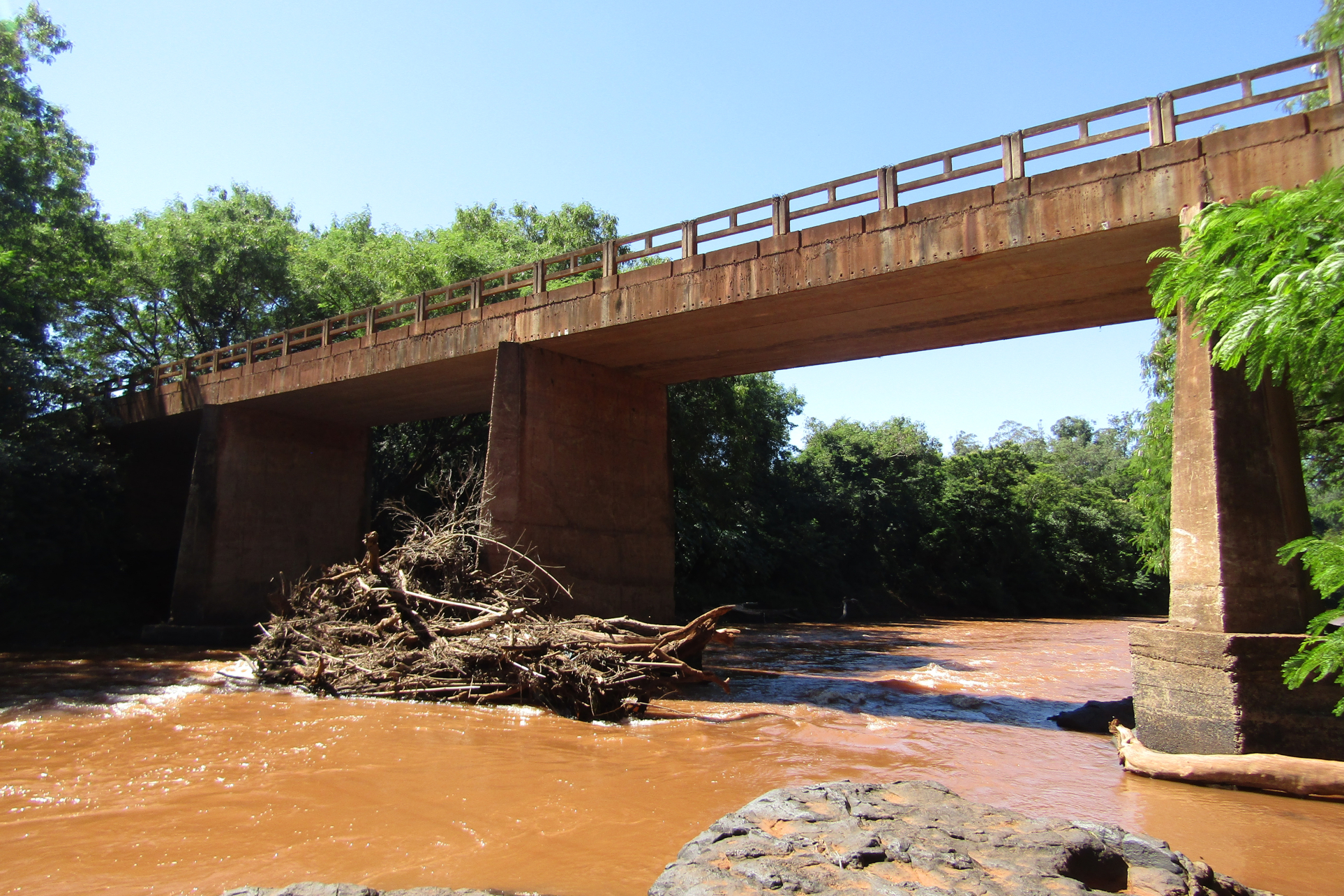 Ponte Rio Pirapó PR-454 no limite entre Maringá e Astorga