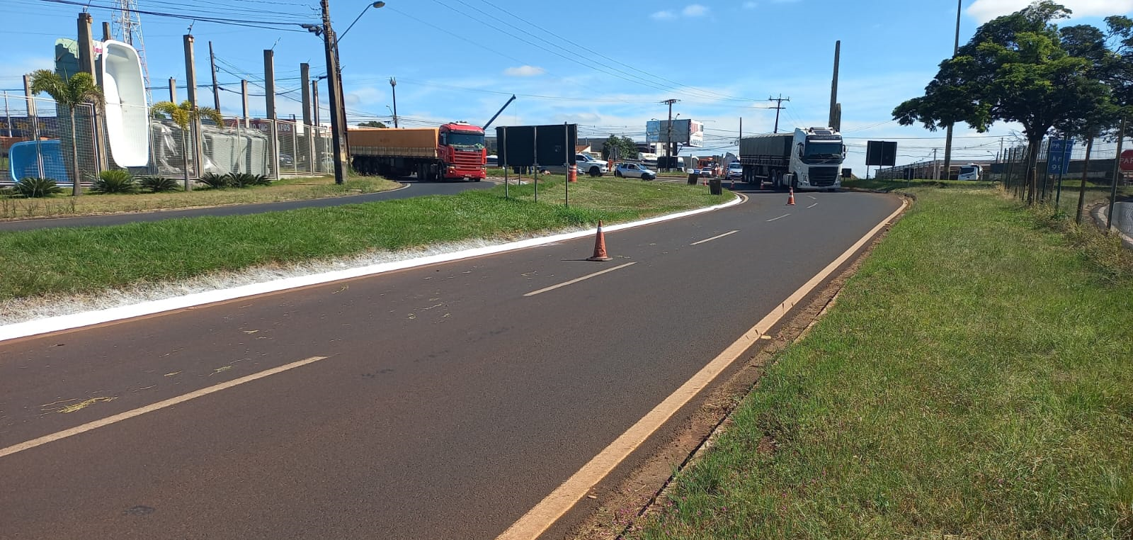 Limpeza e pintura de meio fio