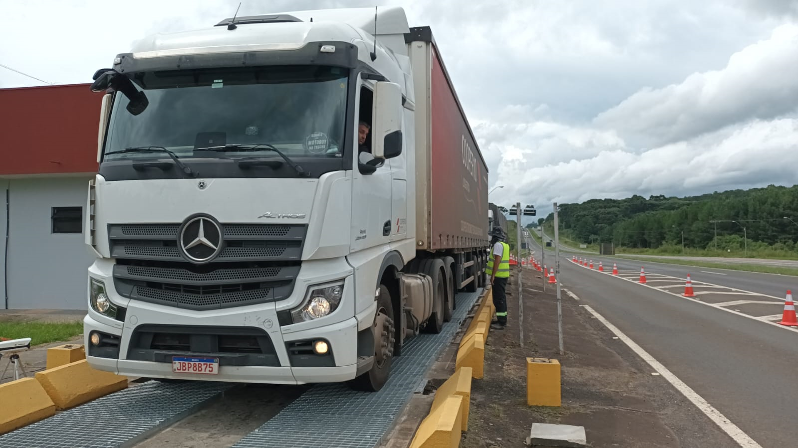 Balanças rodoviárias na PR-151 em Piraí do Sul