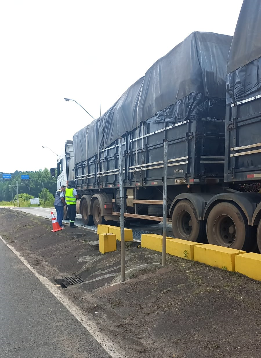 Balanças rodoviárias na PR-151 em Piraí do Sul