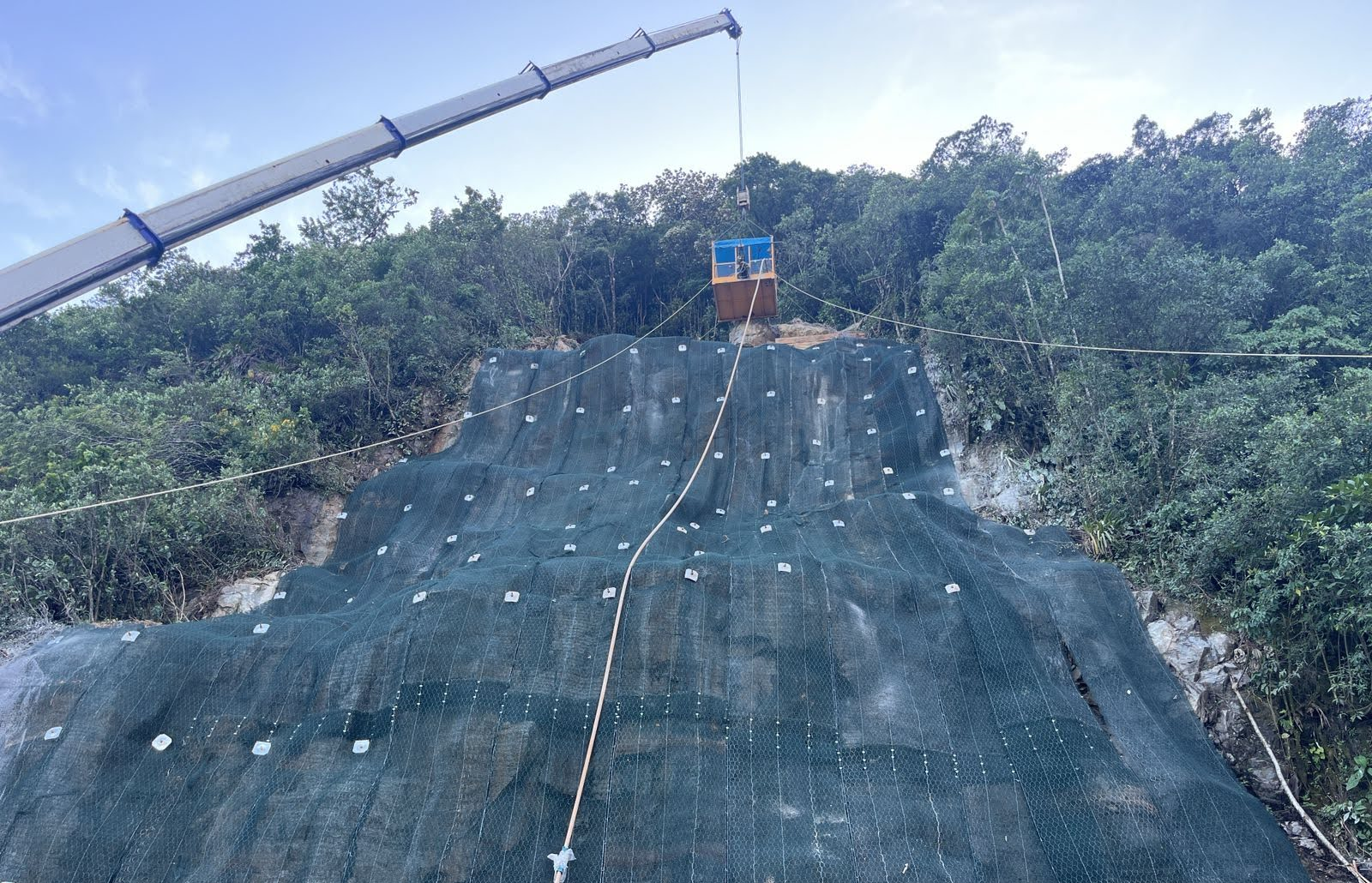 Obras de contenção na encosta da BR-277, no Paraná, são concluídas