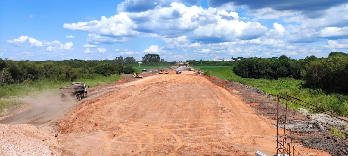 Contorno Norte de Castro - terraplenagem