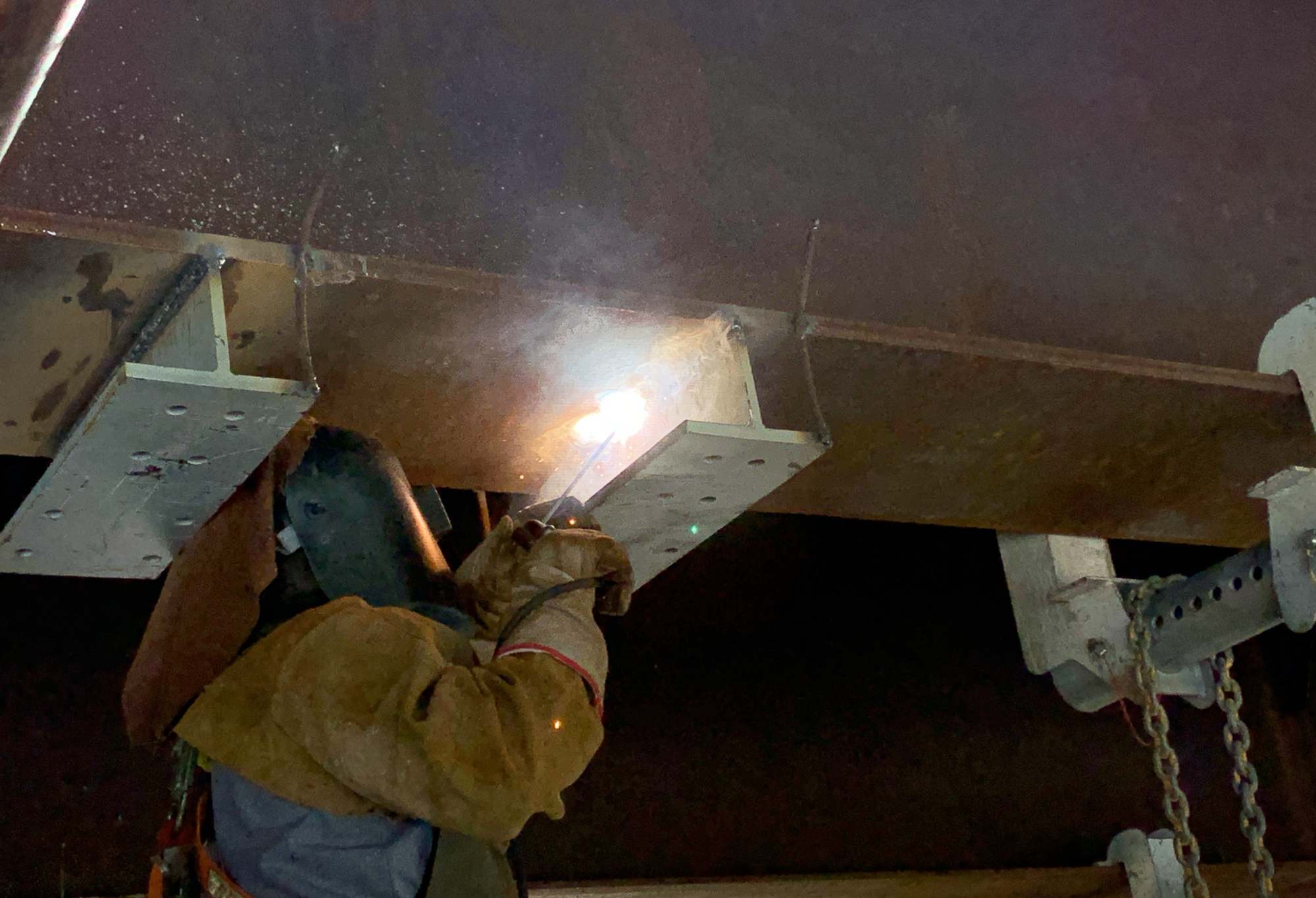 Ponte - Solda da via de rolamento da Plataforma de Inspeção e Manutenção da Ponte