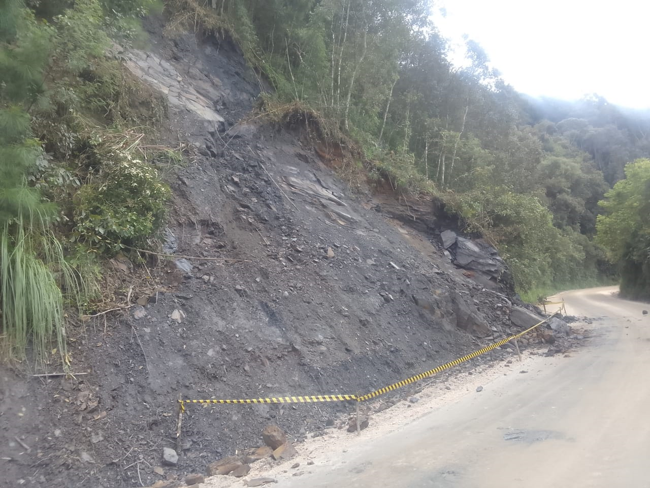 PR-090 km 44+500 novo escorregamento