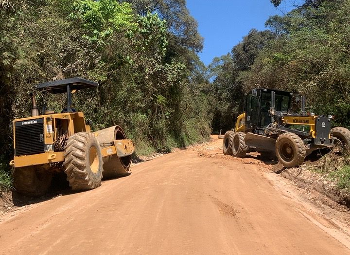 Serviços de conservação de via não pavimentada na PR-090