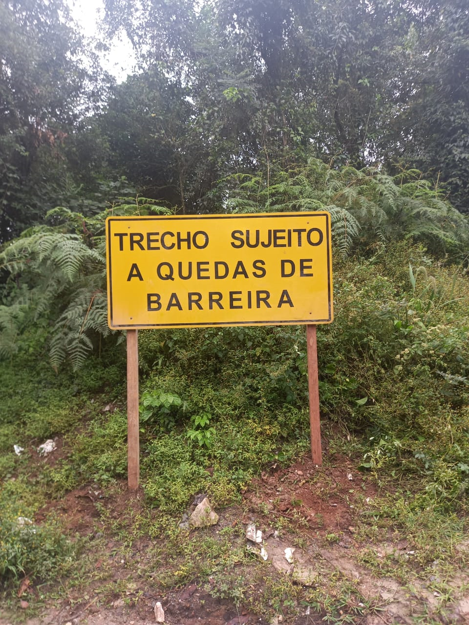 PR-092 km 137 - sinalização de emergência