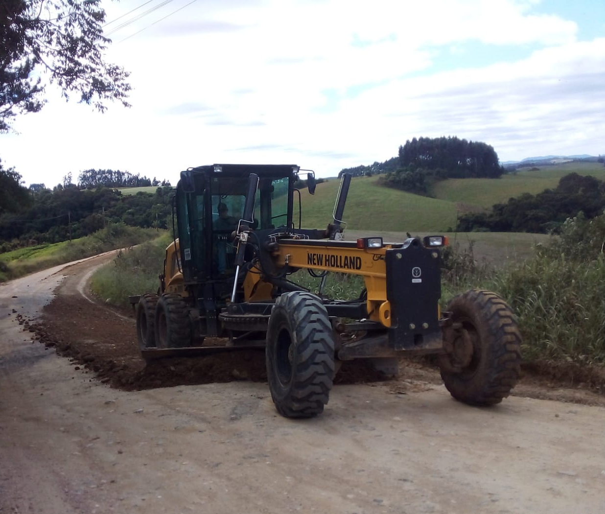Serviços de conservação de via não pavimentada na PR-511