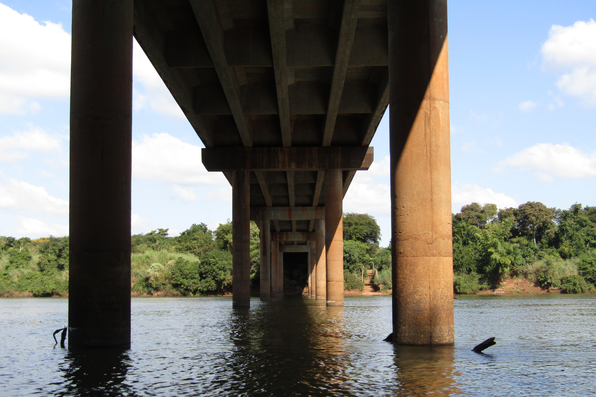 Ponte Rio Piquiri PR-486 no limite entre Assis Chateaubriand e Brasilândia do Sul