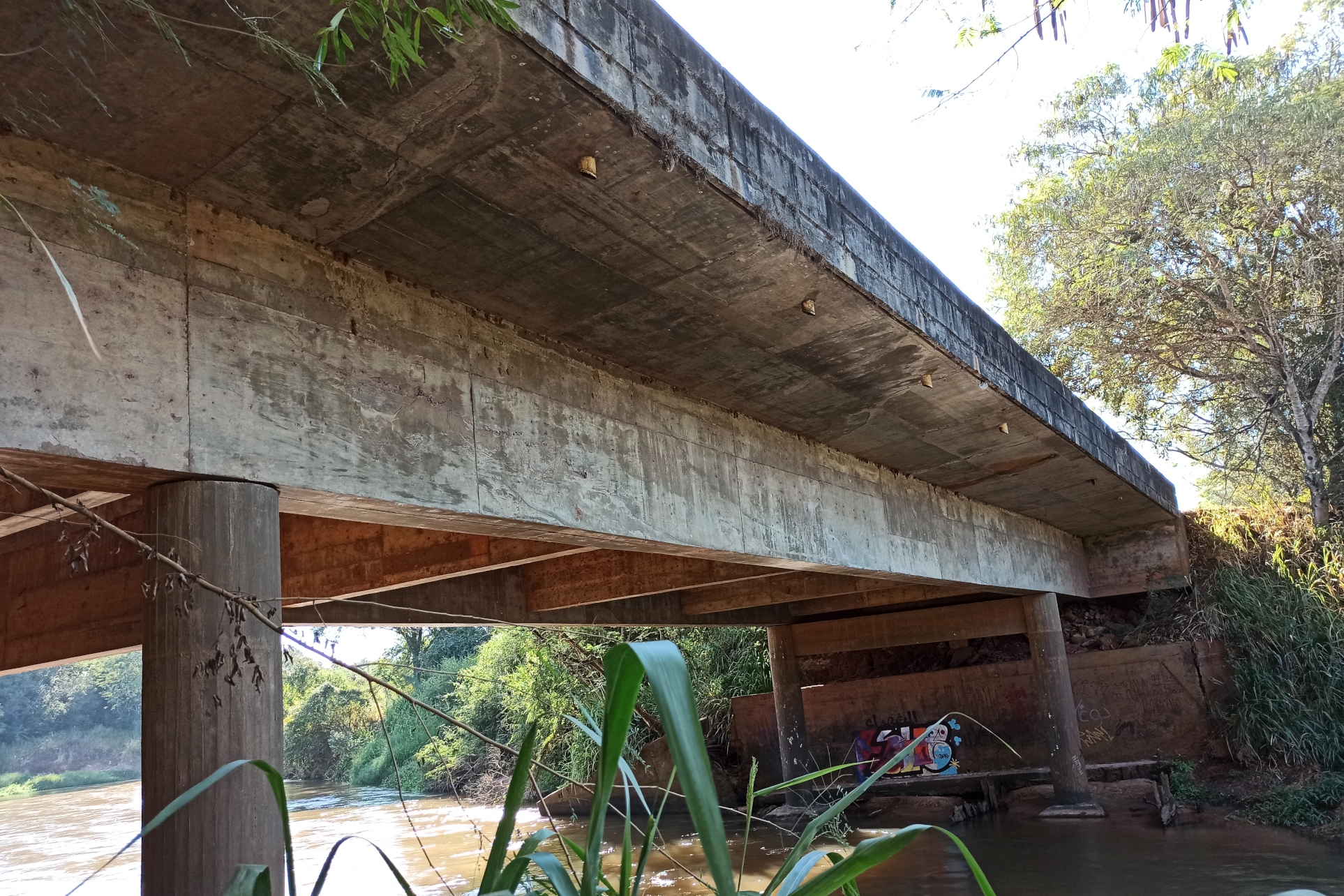 Ponte Rio Tapiracuí PR-082 no limite entre Cidade Gaúcha e Nova Olímpia