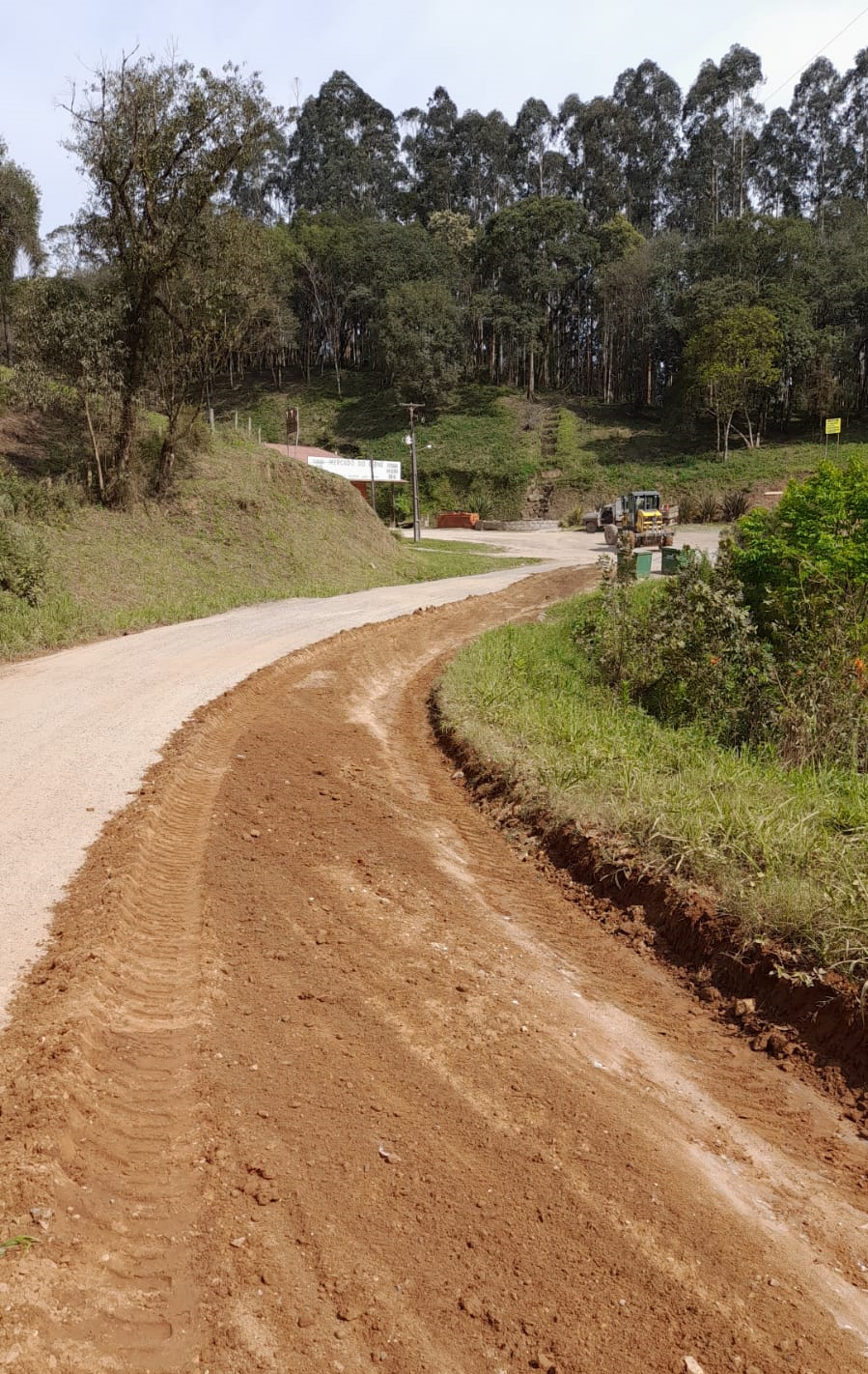 Serviços em trecho não-pavimentado da PR-090