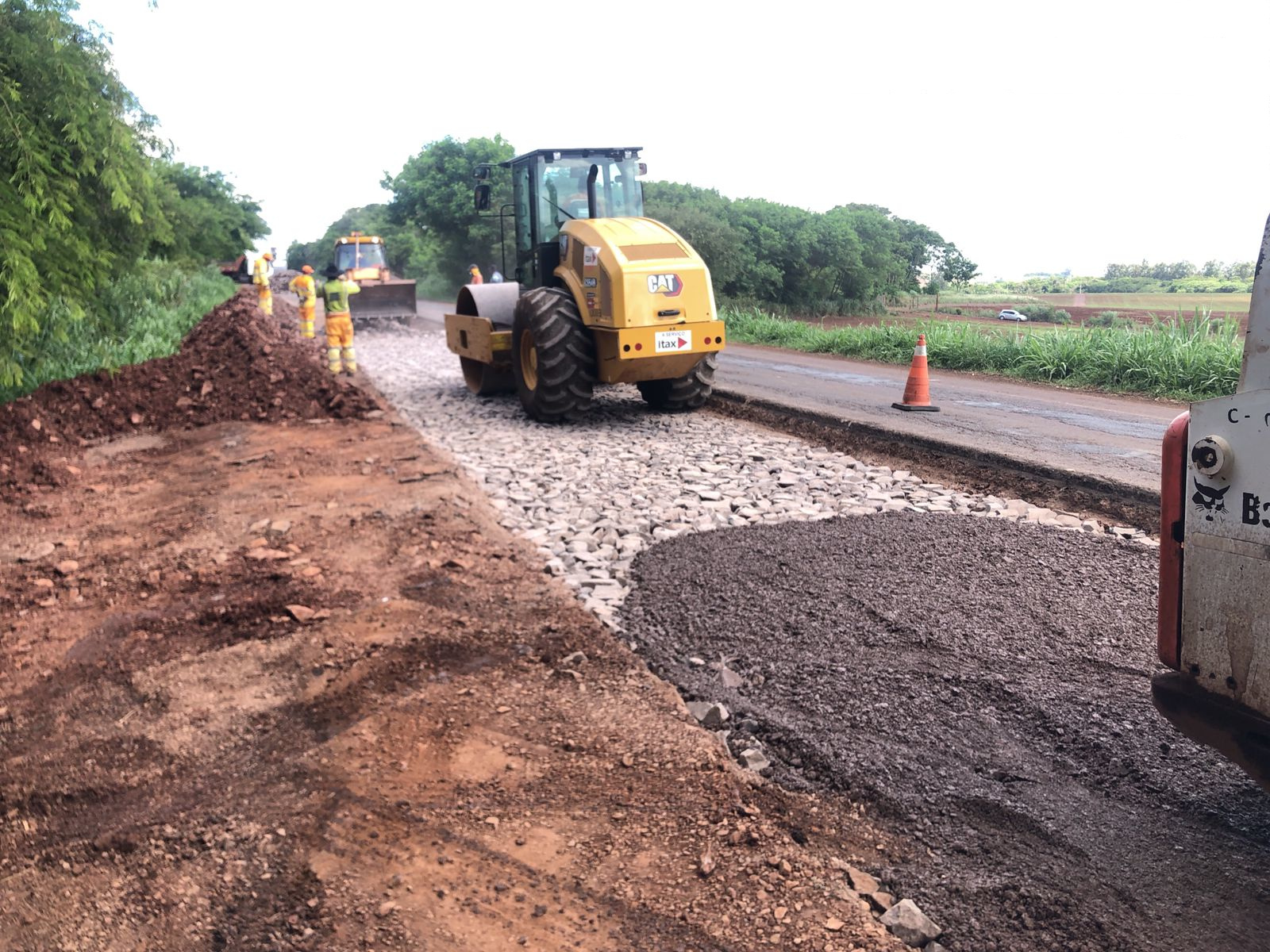 PR-486 entre Assis Chateaubriand e o Rio Piquiri - serviços do Proconserva