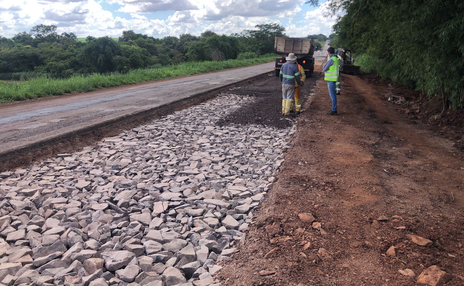 PR-486 entre Assis Chateaubriand e o Rio Piquiri - serviços do Proconserva