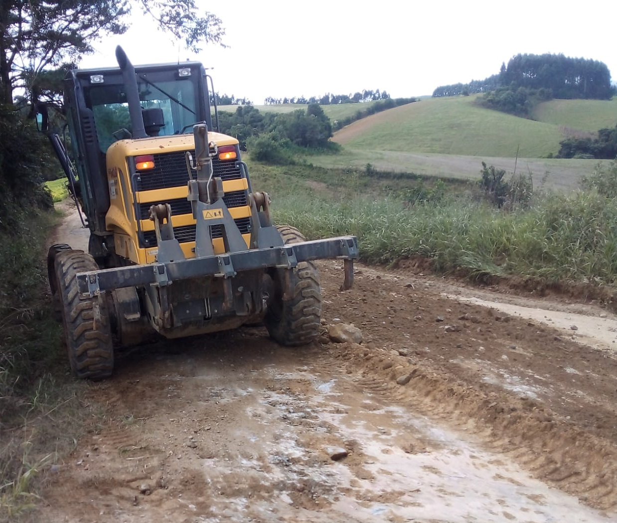 Serviços em trecho não-pavimentado da PR-511