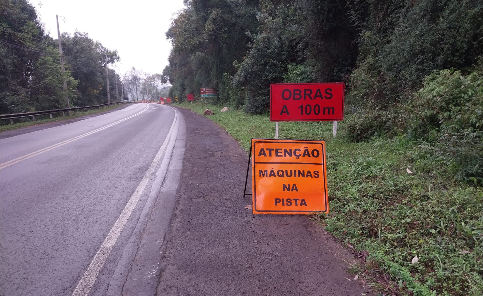 Obra de correção de taludes em União da Vitória