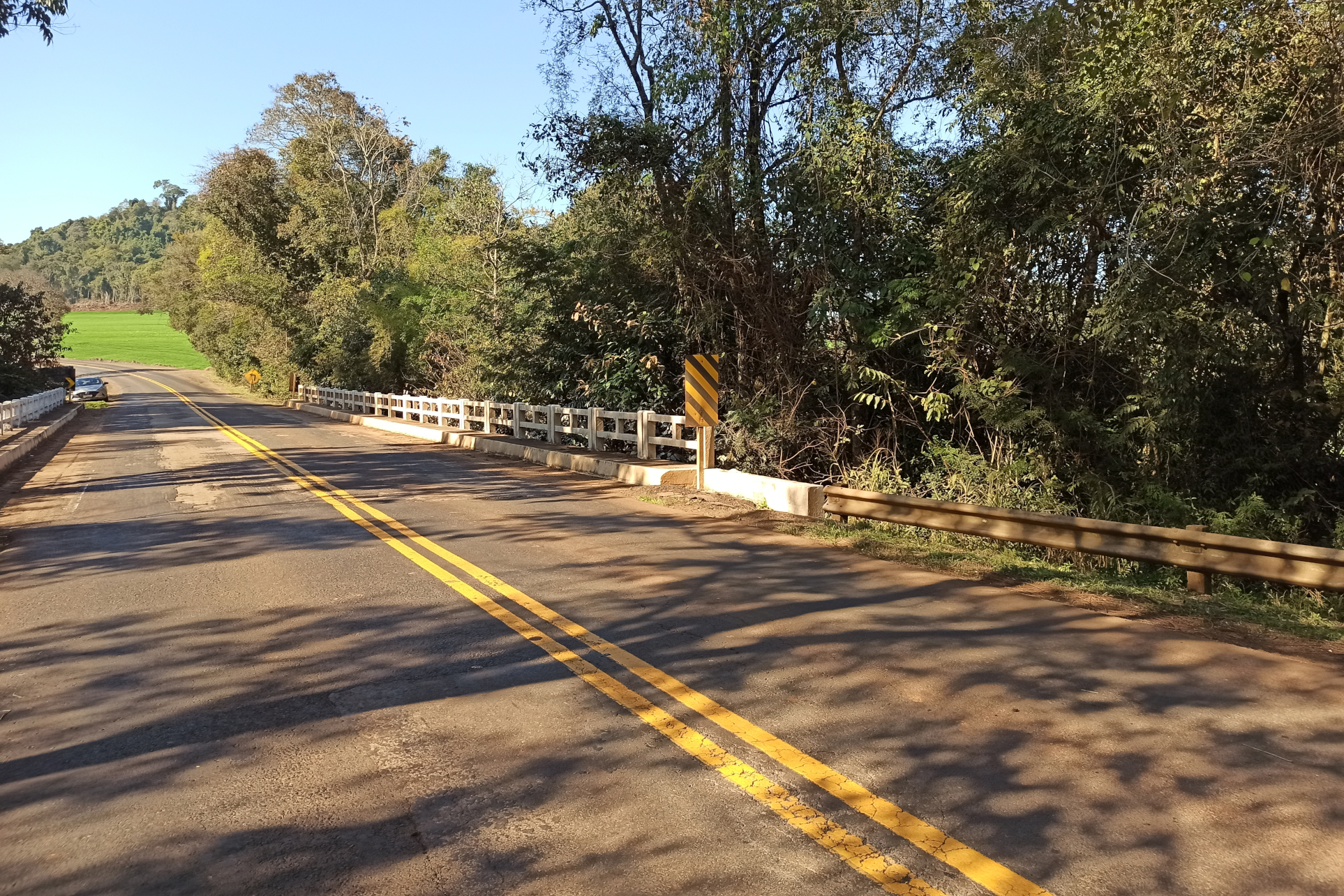 Ponte Rio Mombuco PR-281 no limite entre Salto do Lontra e Nova Esperança do Sudoeste