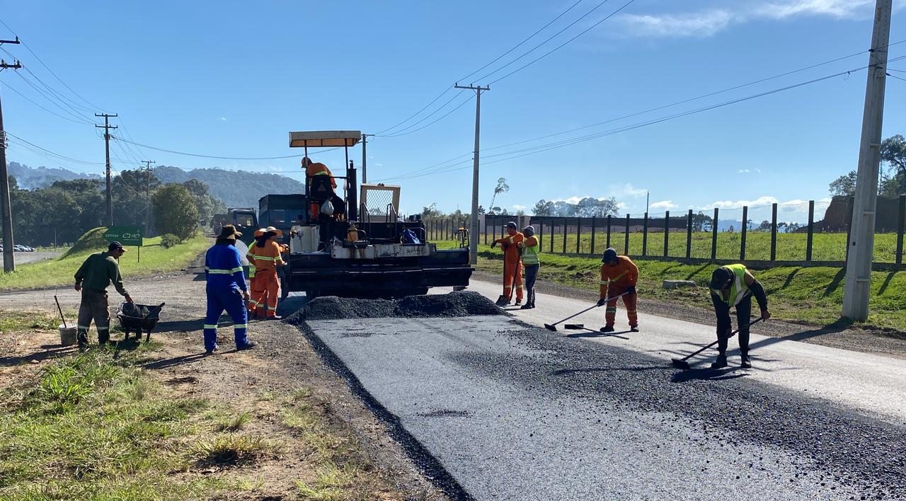 Execução de nova capa asfáltica