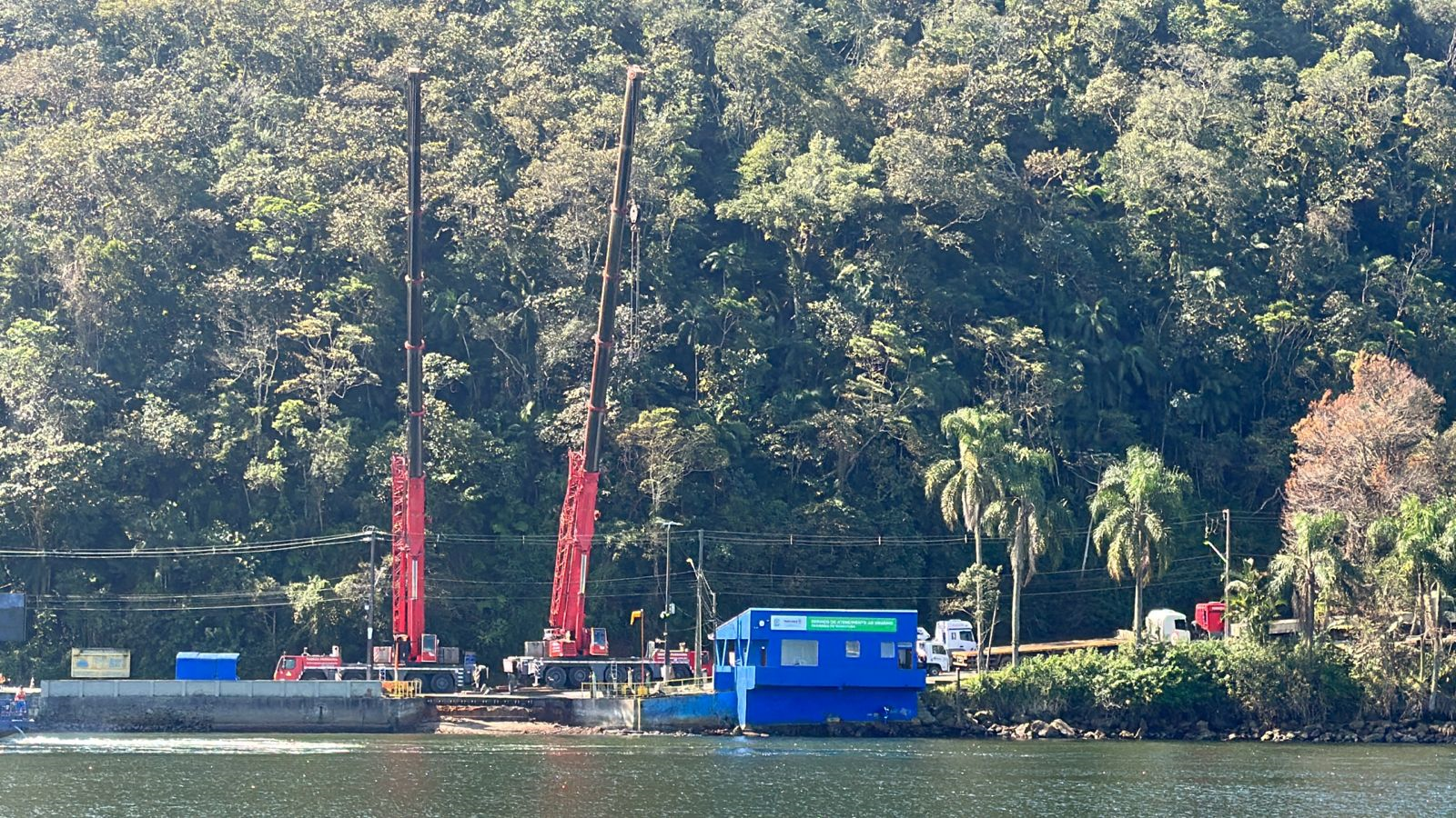 Troca de ponte flutuante no ferry boat de Guaratuba