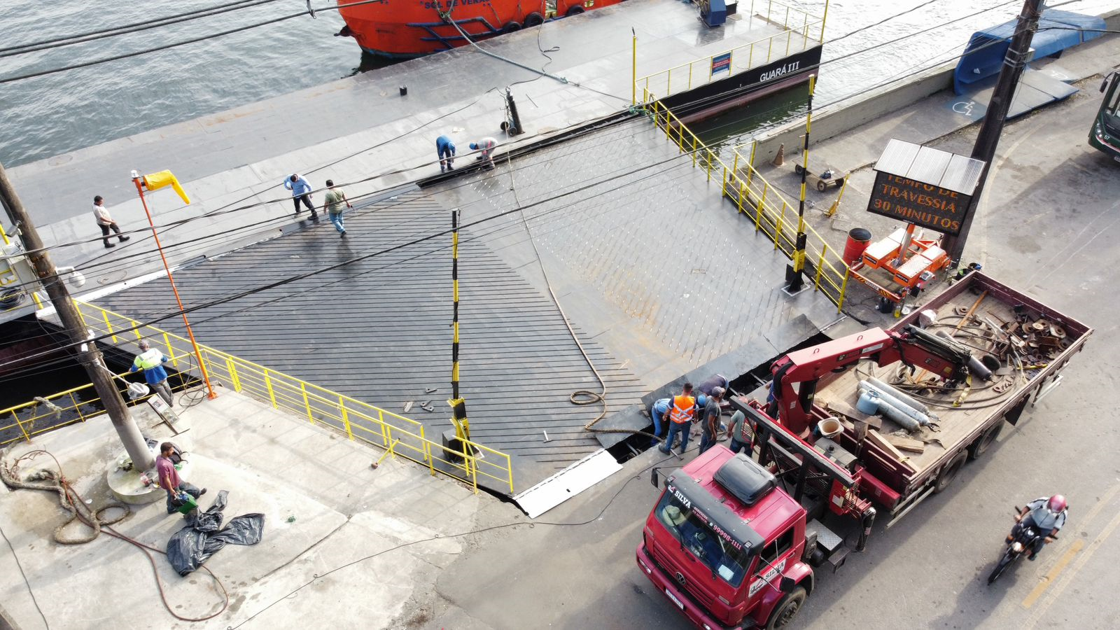 Troca de ponte no ferry boat de Guaratuba