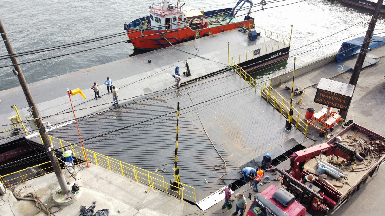Troca de ponte no ferry boat de Guaratuba