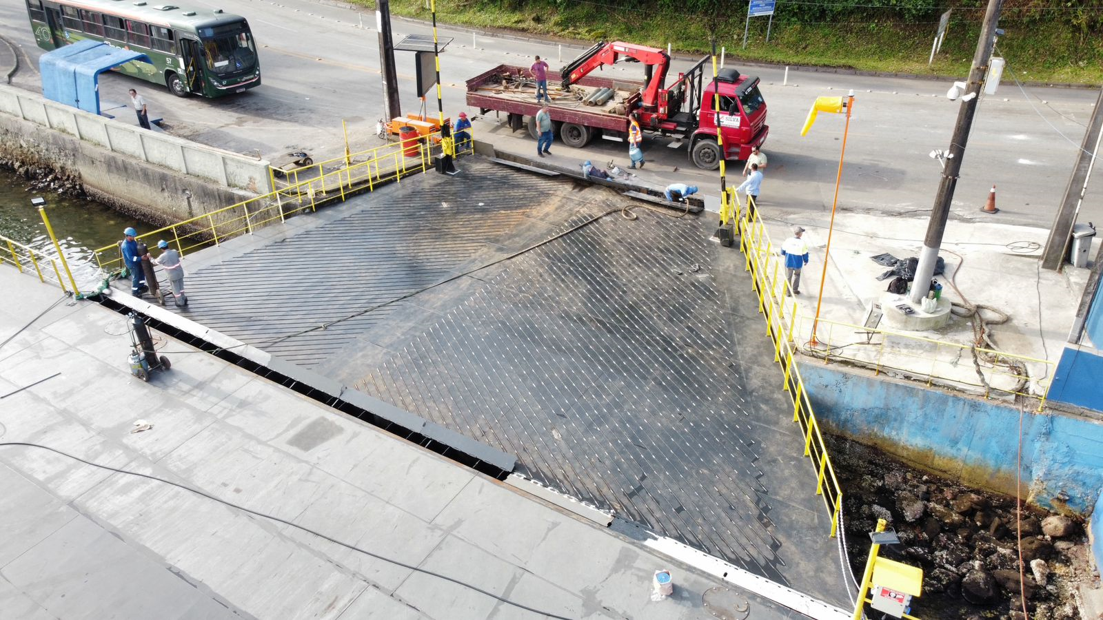 Troca de ponte no ferry boat de Guaratuba
