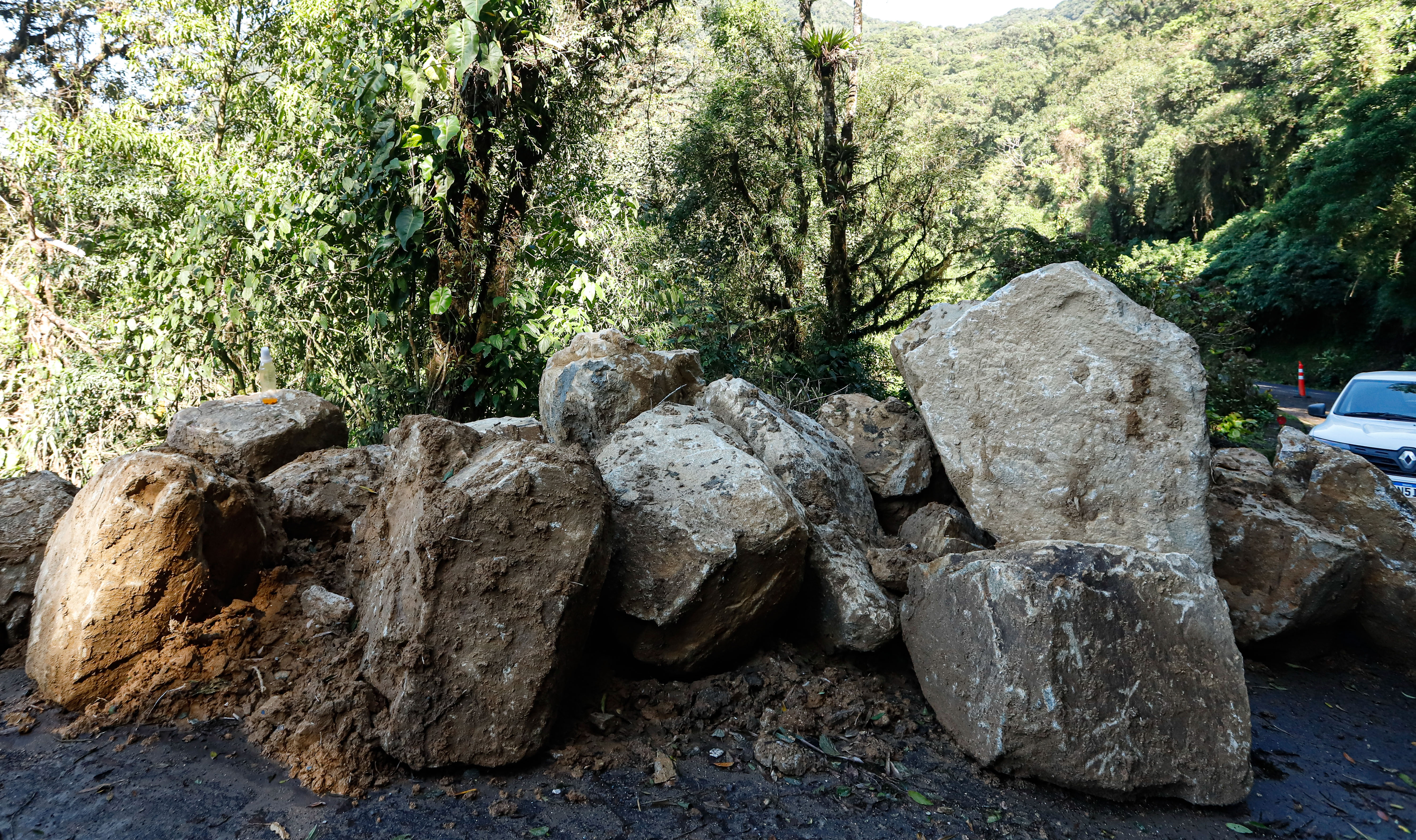 Estrada da Graciosa Km 7