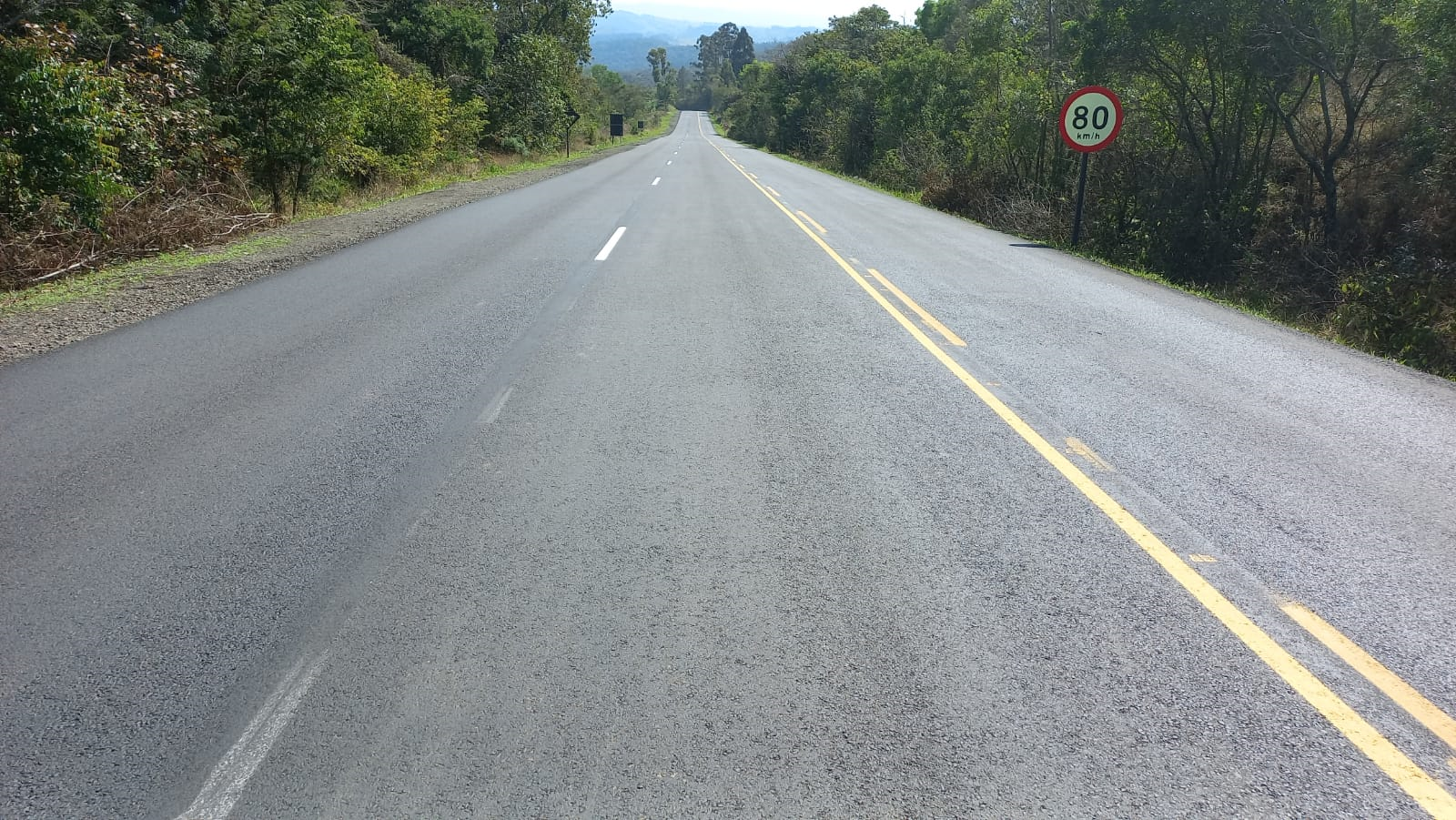 PR-090 Pavimento concluído e sinalização provisória