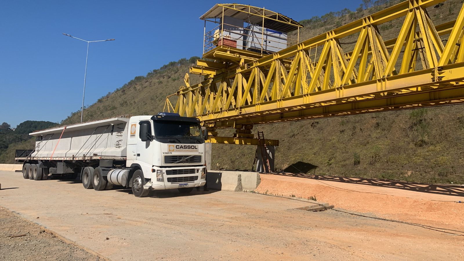 Transporte e lançamento de vigas nas pontes 04