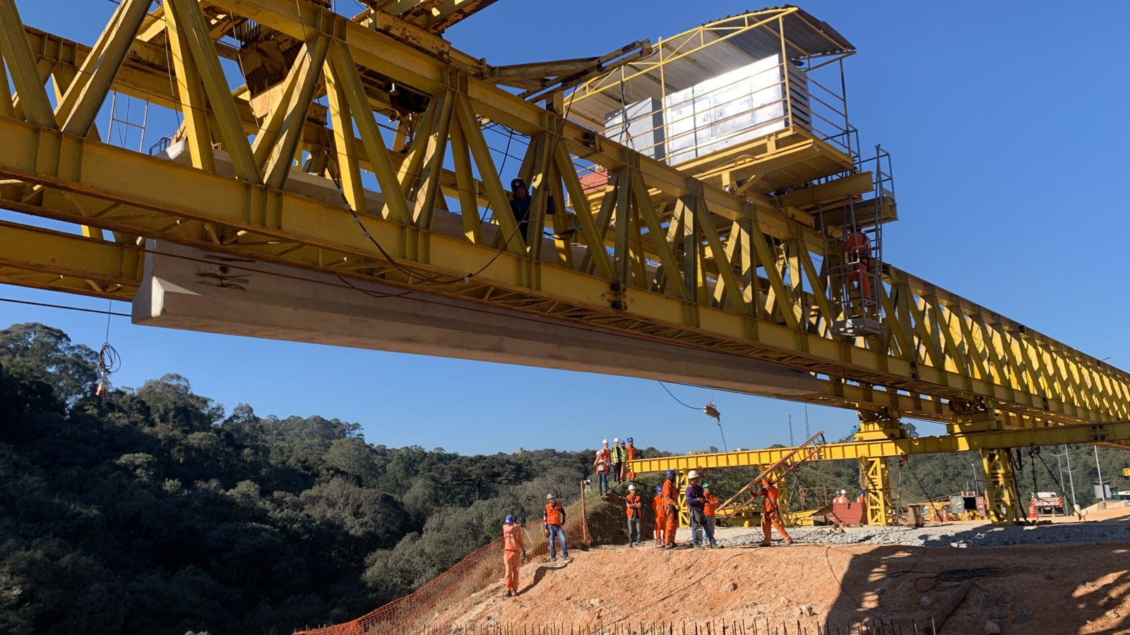 Transporte e lançamento de vigas nas pontes 04