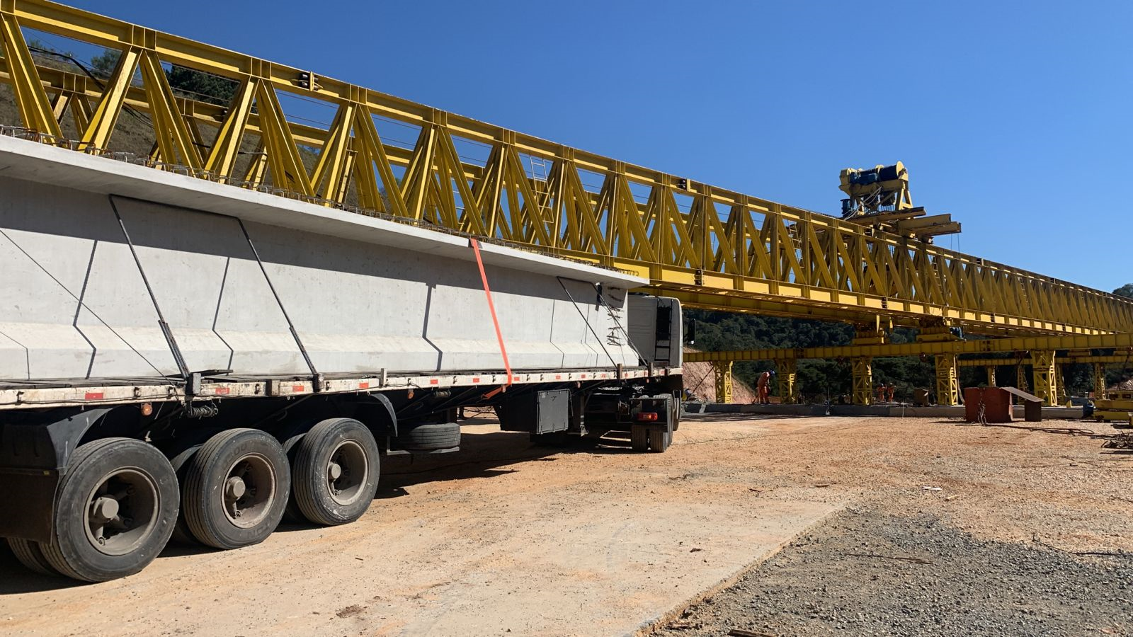 Transporte e lançamento de vigas nas pontes 04