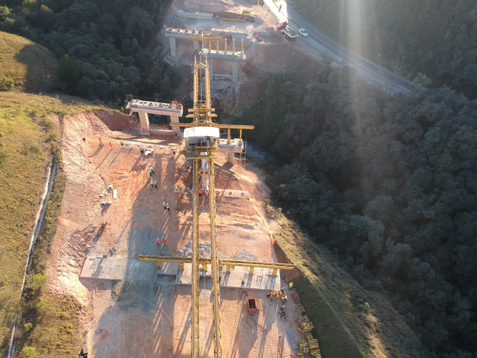 Transporte e lançamento de vigas nas pontes 04