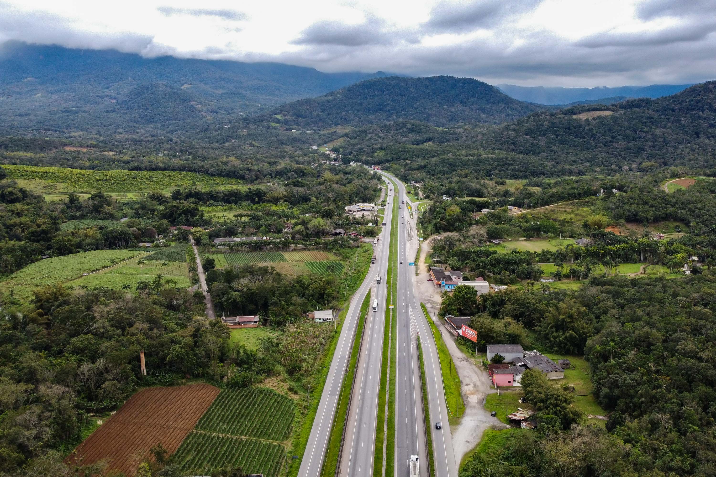 BR-277: edital do leilão prevê ligação entre Curitiba e Paranaguá em três  pistas - HojePR